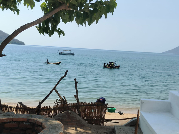 Room 3, The Bay Cottage 4BR Retreat in Cape Maclear, TA Nankumba