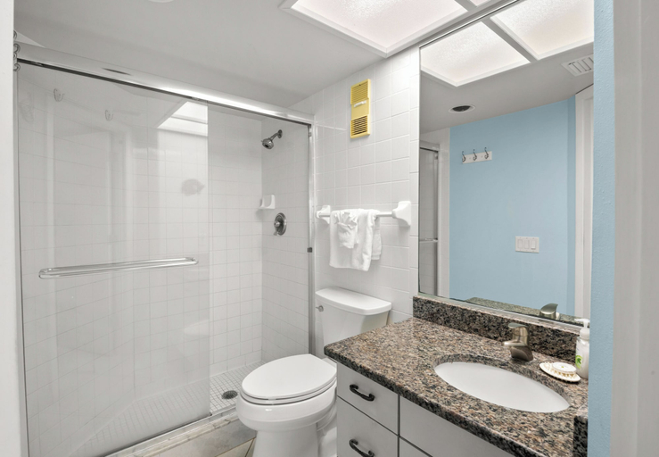 Bathroom 4, Gulf Strand Resort, Pinellas