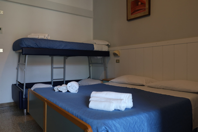 Bedroom 4, Hotel Franca, Rimini