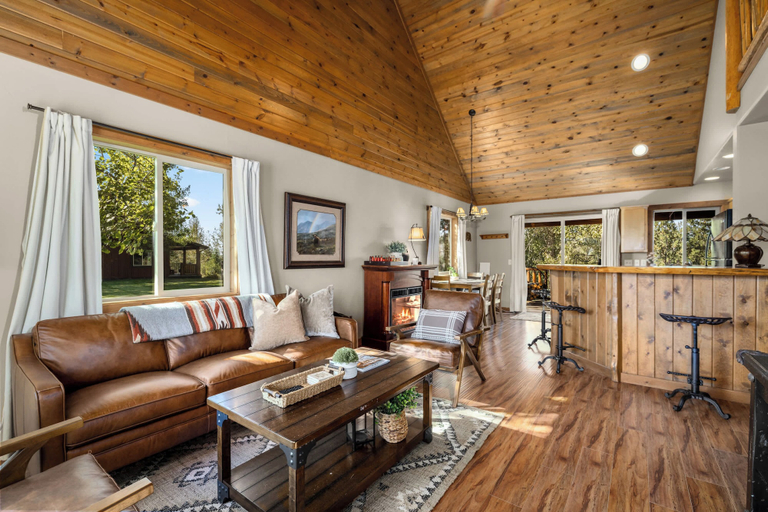 Living area 2, Glacier River Ranch - Middle Fork, Flathead
