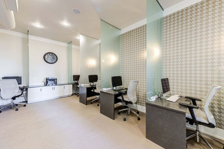 Interior 5, Stylish Modern Bedroomking Full Bed+pool&gym, Irving