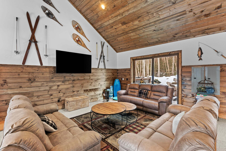 Interior 3, The Cabins on Buckeye Creek at Eagles Nest, Avery
