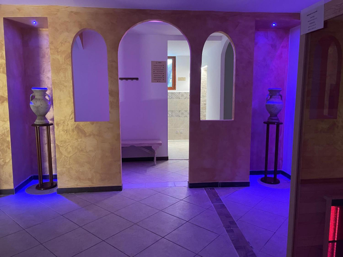 Others 4, Solaris Wellness Paestum, Salerno