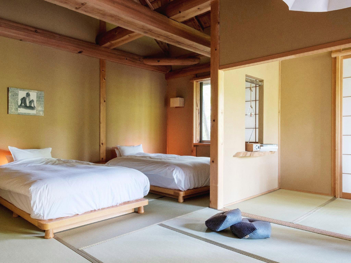 Bedroom, Daikon-No-Hana, Zaō