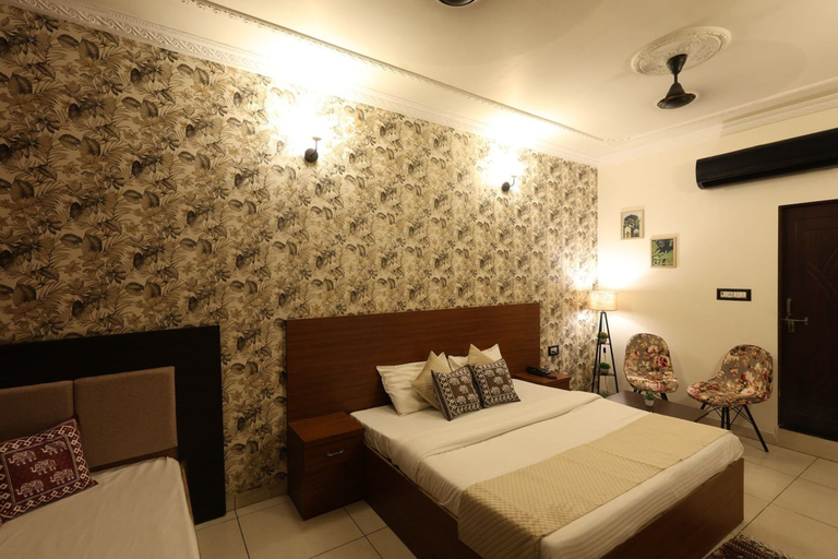 Room 4, Hotel Ramgarh Palace, Jaipur