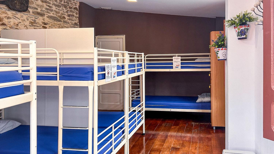 Bedroom 4, Albergue Mayor, Lugo