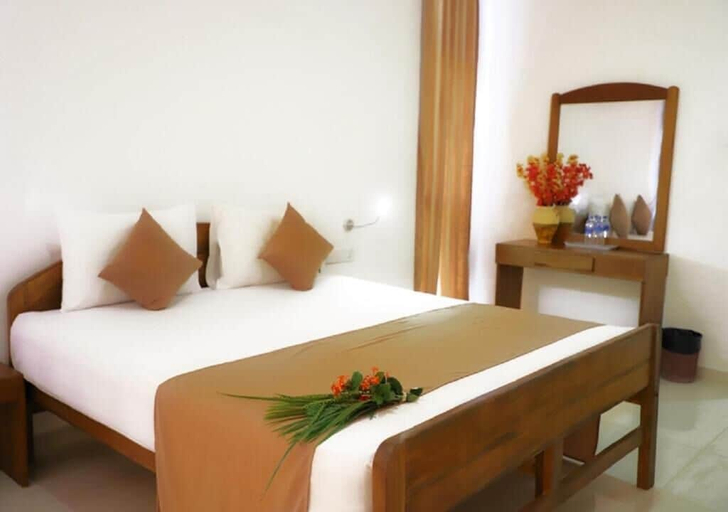 Room 5, High Park Beach Resort Nilaveli, Kuchchaveli