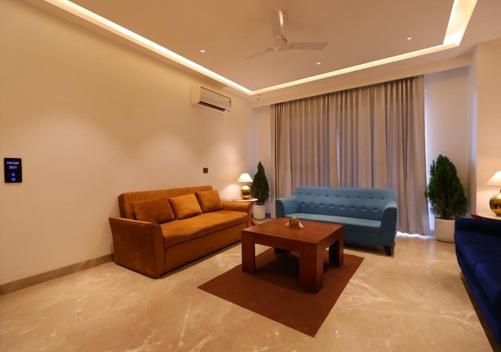 Lobby sitting area 5, Hotel Ivory Leaf Stays, Gurgaon