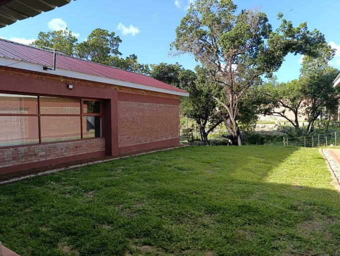 Property grounds 4, Chiyedza Place, Nyanga