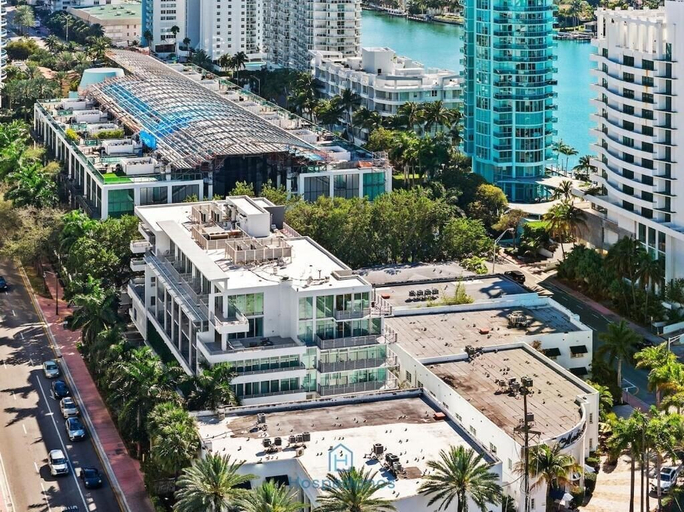 Aerial view 5, 6080 Collins, Miami-Dade