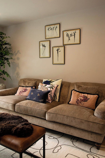 Living area 5, House Sleeps 10 With Enclosed Garden, Oxfordshire