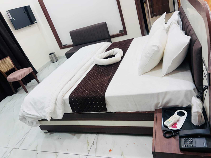Room 4, Shaahi Resort, Harda