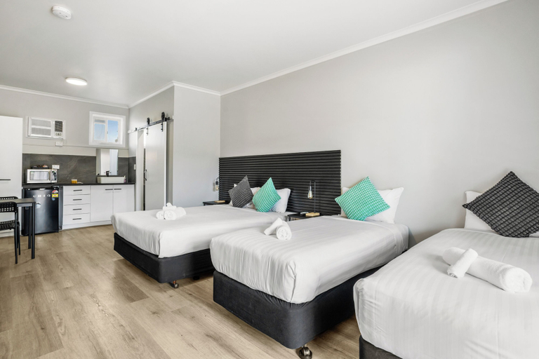 Bedroom 2, Carrum Downs Motel, Frankston - East