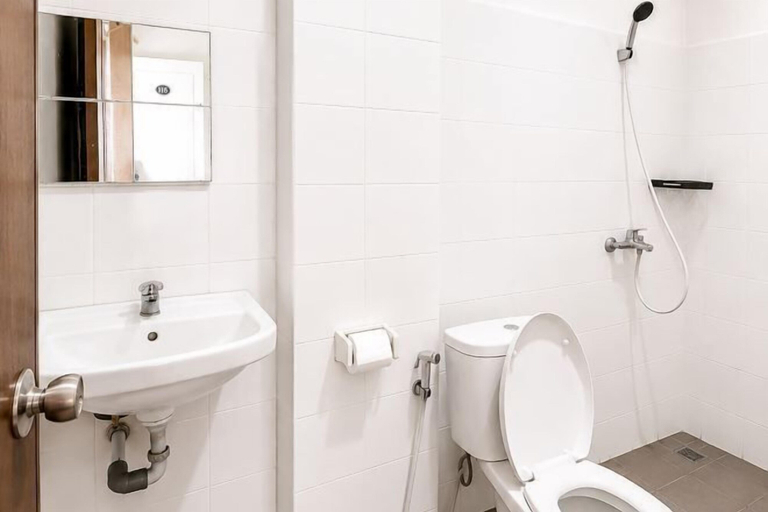 Bathroom 4, Rays Residence, West Jakarta