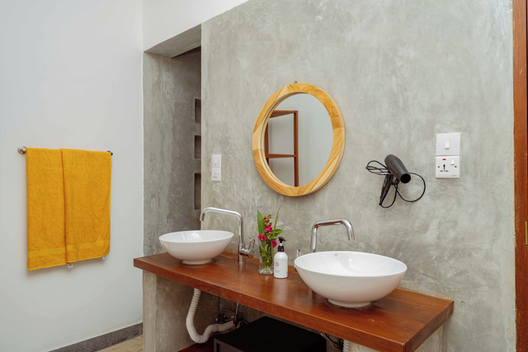 Bathroom, Babu Villas, Kusini
