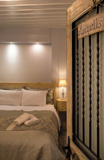 Bedroom 3, Ampolis, Central Greece