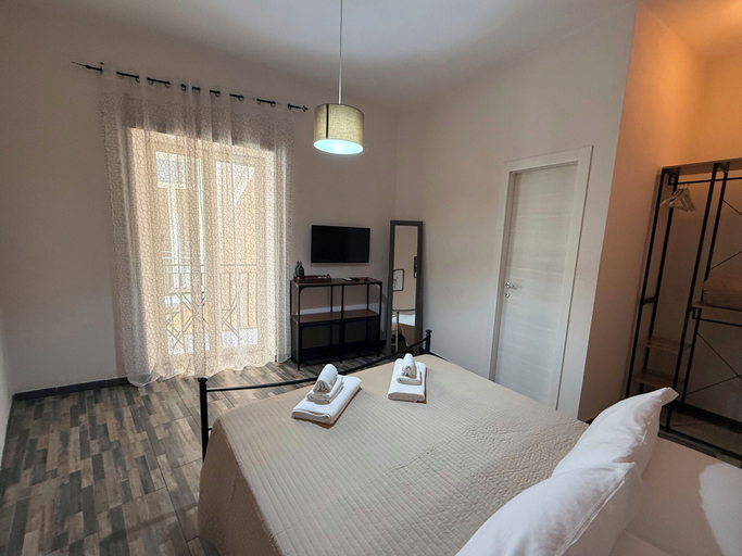 Bedroom 4, Trasite, Napoli