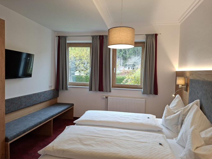 Bedroom, Landhotel Hauserl im Wald, Liezen