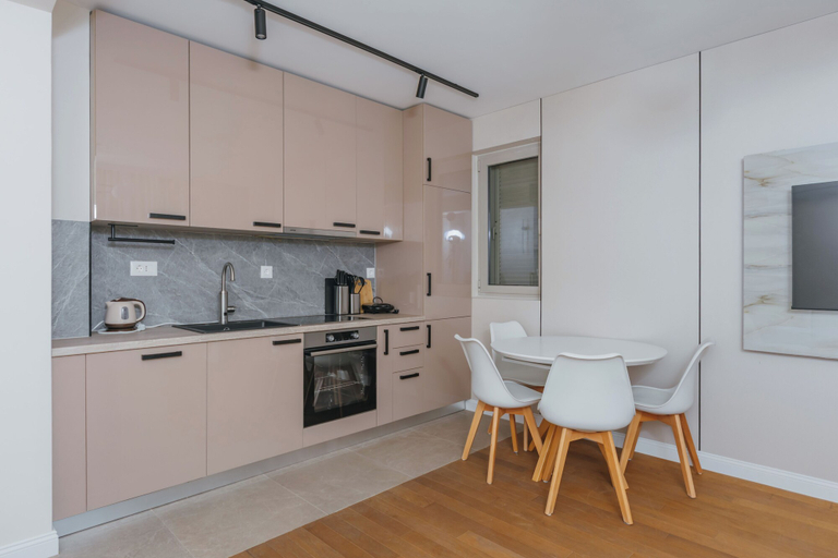 Private kitchen 5, Juzno More