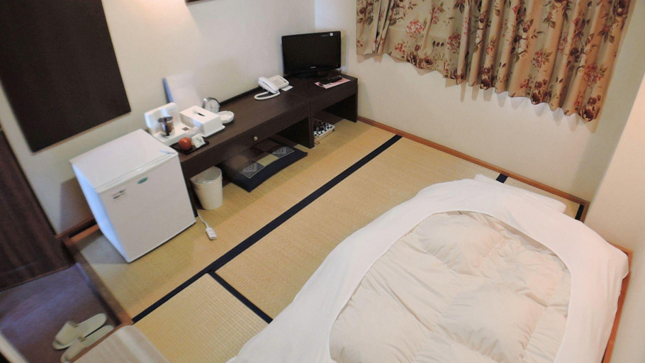 Bedroom 4, Hotel Asahi, Sukumo