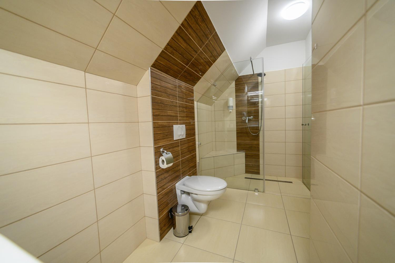 Bathroom 3, Az Idill, Hévíz/Keszthely
