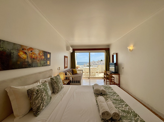 Room 2, Albufeira Amazing View 2 by Homing, Albufeira