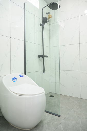 Bathroom 5, Khai Linh Homestay, District 3