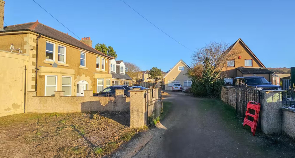 Property grounds, Tranquil Retreat in Gorebridge, Midlothian