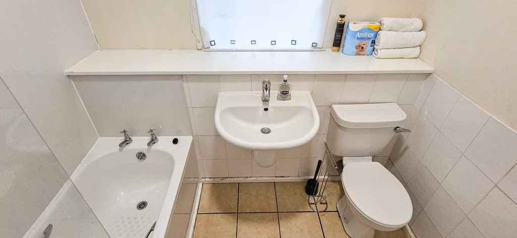 Bathroom 4, Tranquil Retreat in Gorebridge, Midlothian