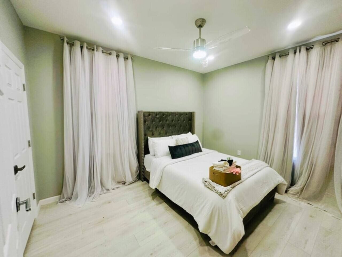 Interior 3, 625 3 Large Bedrooms Luxe Artistic Art Vibe, Newark