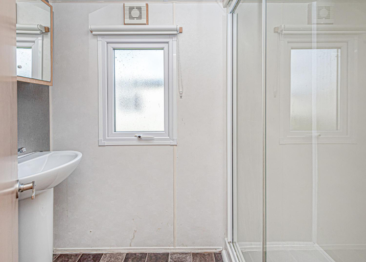 Bathroom, Robin Hood Rhyl, Denbighshire