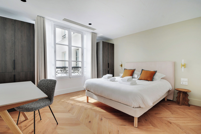 Room 2, Libere Paris Haussmann, Paris