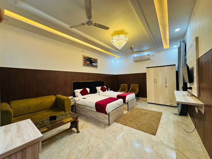 Room 5, THE GRAND PALACE, Kaushambi
