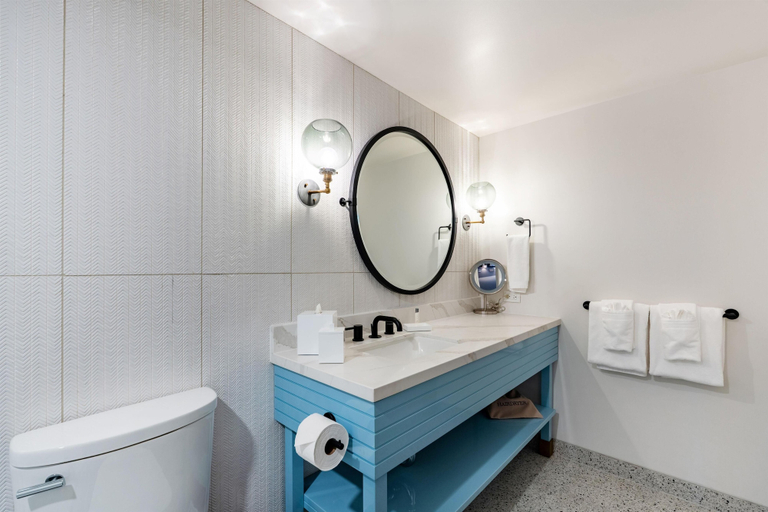 Bathroom 4, The Beacon at Embassy Row, Washington D.C.