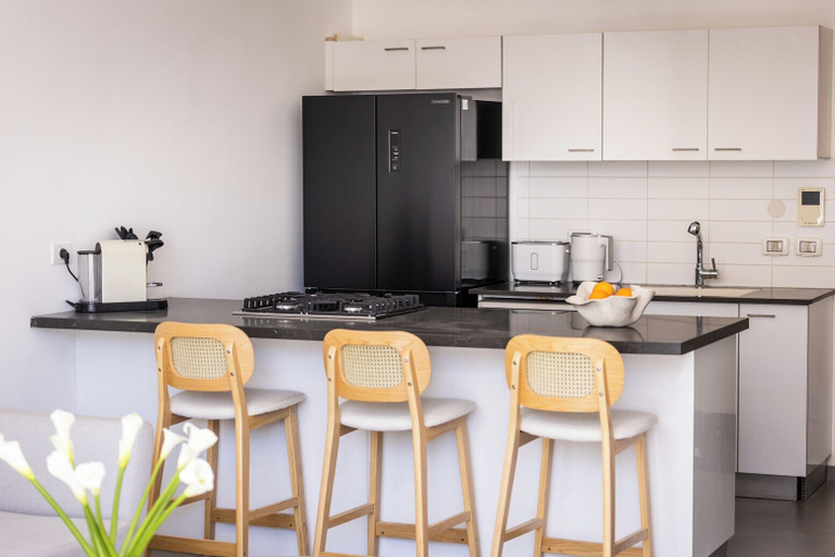 Private kitchen 3, City Rail Pulse Modern Design w Balcony