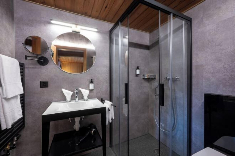 Bathroom 3, Hotel Kemmeriboden-Bad AG, Signau