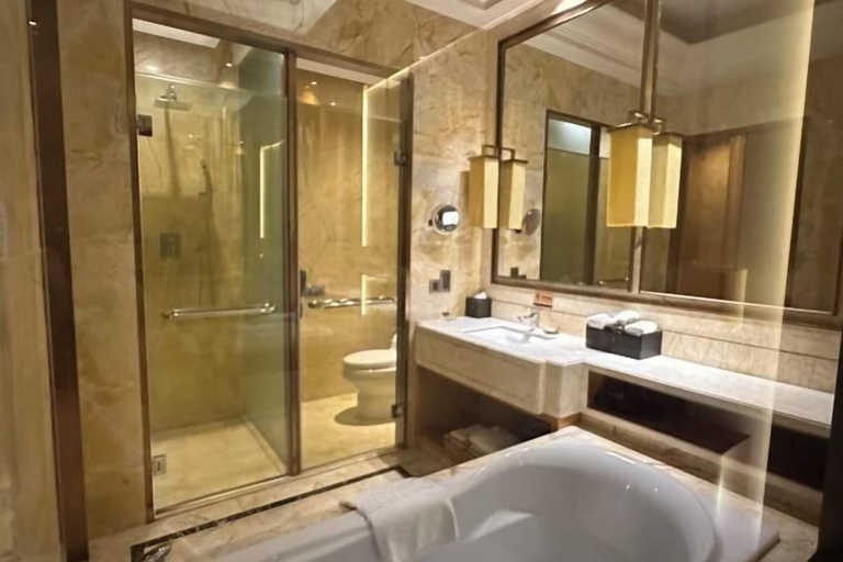 Bathroom 3, Anning Golden Age Hotel, Kunming