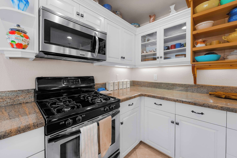 Private kitchen 4, Royal Retreat Quiet & Cozy, El Dorado