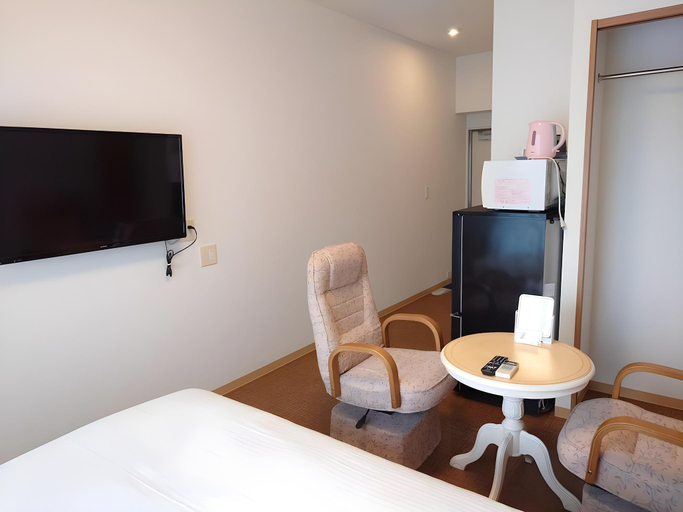 Bedroom 2, Cosmos Shintoshin, Naha