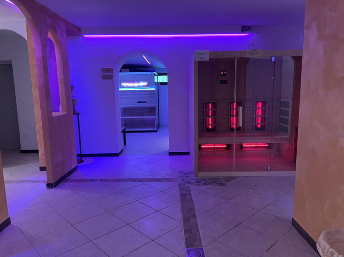 Others 3, Solaris Wellness Paestum, Salerno