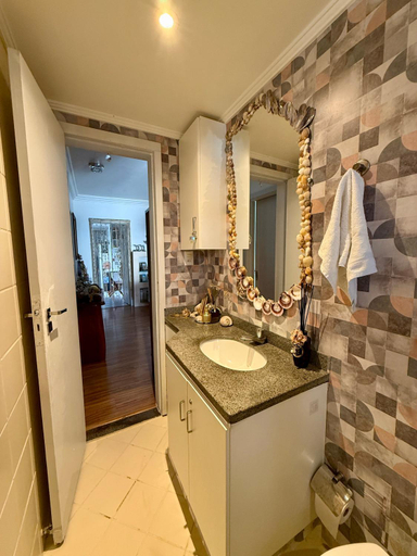 Bathroom 3, Quartos em Homestay Praia da Costa, Vila Velha