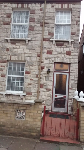 Exterior detail, COZY HOME IN ZONE 2, London