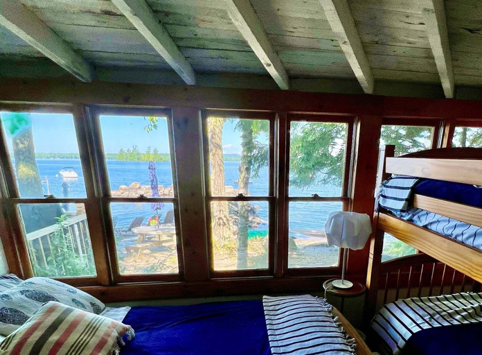 Room 2, Beachside On Sebago Limit 6 2 Bedroom Villa, Cumberland