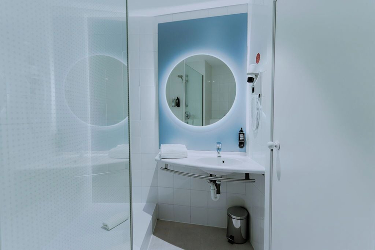Bathroom 4, ibis Barcelona Plaza Glories 22, Barcelona