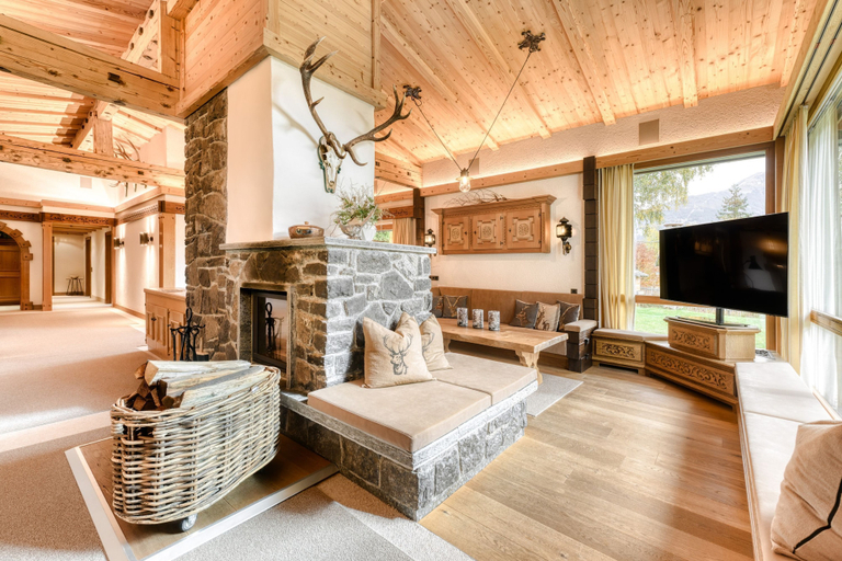 Room 2, Luxurious and Calm Central Hideaway, Bludenz