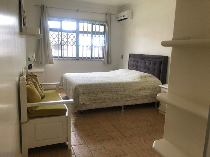 Bedroom 2, Bombinhas Brasil Residence II Guest House no Centro, Bombinhas