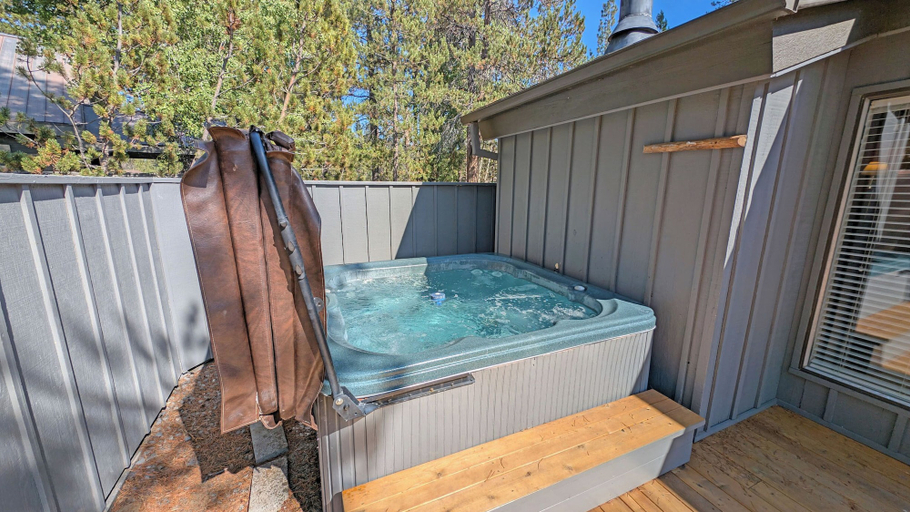 Interior 5, Whistling Swan 8, Deschutes