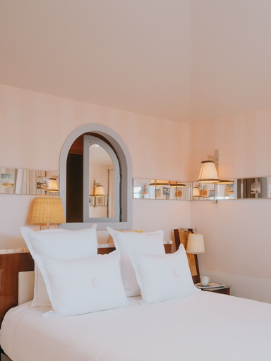 Room 4, Villa Colette, Gironde
