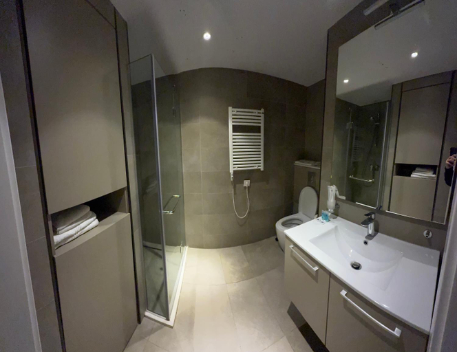 Bathroom 5, Alliance Place, Batumi