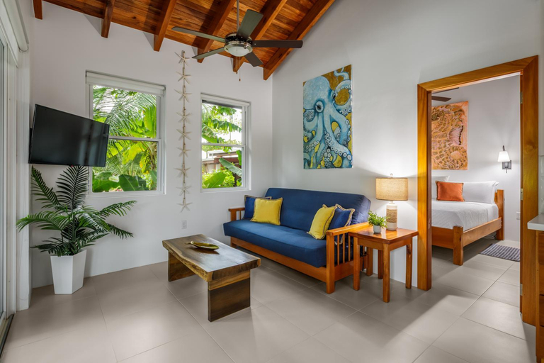 Bedroom 2, Weezie's Ocean Front Hotel and Garden Cottages